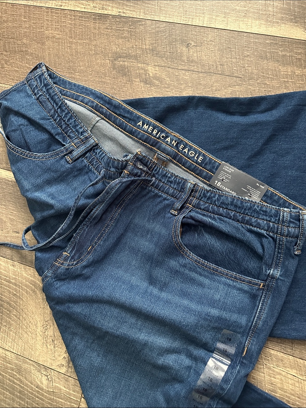 NWT American Eagle Blue Denim Ultra Wide Leg Jeans - Picture 4 of 4